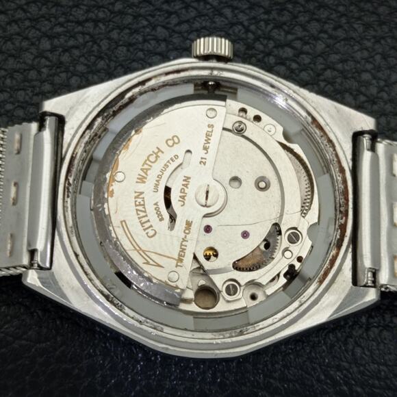 Vintage 1984 Citizen Automatic Mens Silver Watch W/daydate & Gold accents - Picture 9 of 9